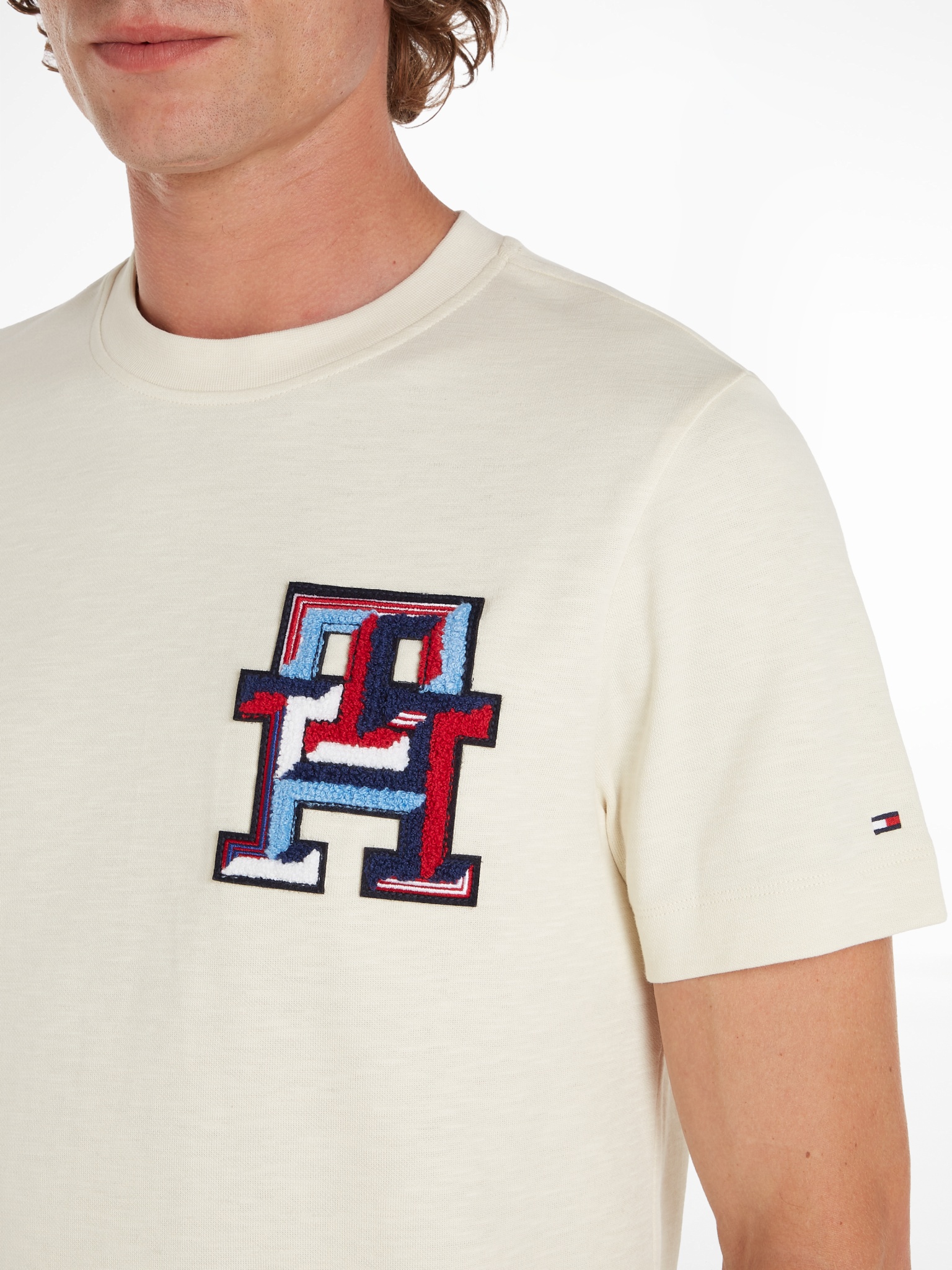 TOMMY HILFIGER T-Shirt mit Bouclé-TH-Monogramm 10736132